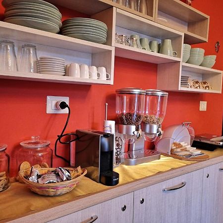 A Due Passi Dal Museo Bed & Breakfast Naples Exterior photo